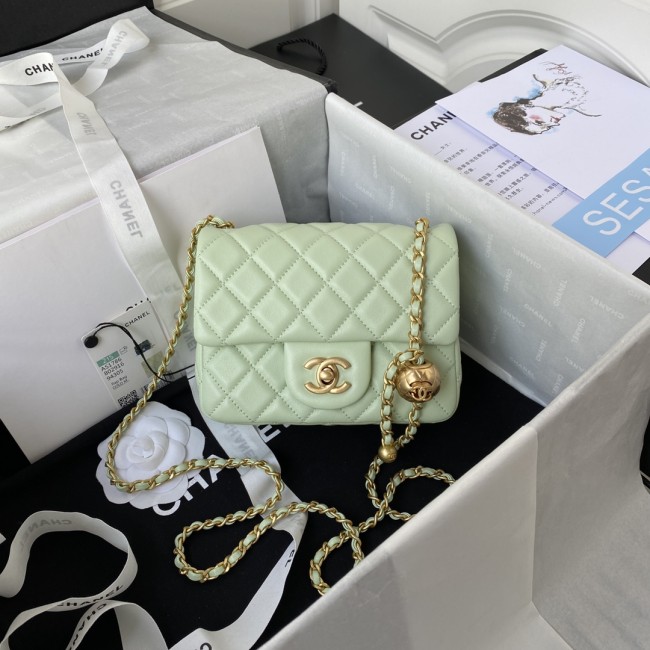  Handbag Chanel size 17 cm