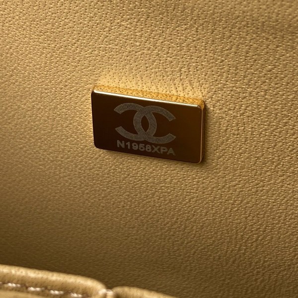 Handbag  Chanel A01112 Size 15.5x25.5x6.5 cm