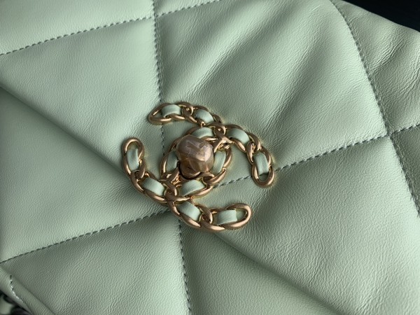  Handbag   Chanel 1161 size  30cmx20cm10cm