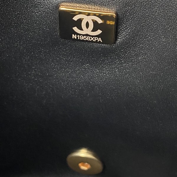  Handbag  Chanel AS1793 size  22 cm