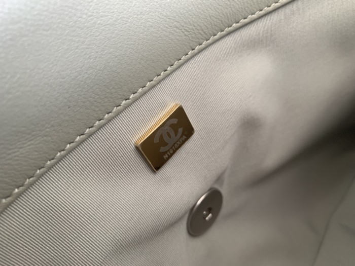  Handbag  Chanel size 26cmx16cmx9 cm 