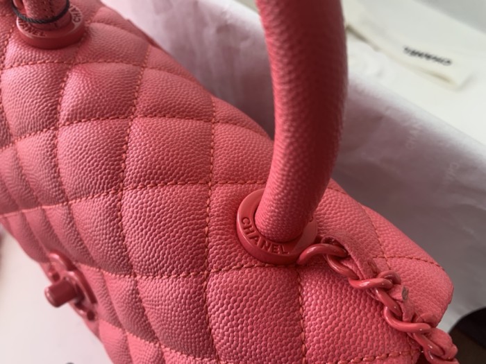  Handbag  Chanel size 13cmx19cmx9 cm