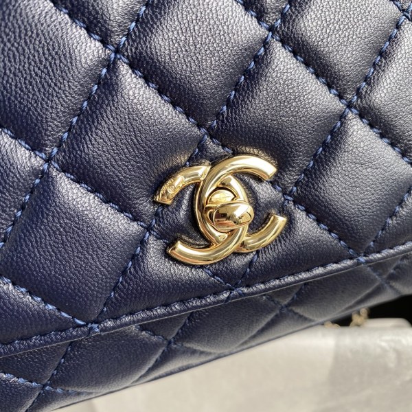  Handbag  Chanel 𝟐𝟖𝟑𝟎𝟎 size 𝟏𝟑*𝟏𝟗*𝟗 𝐜𝐦