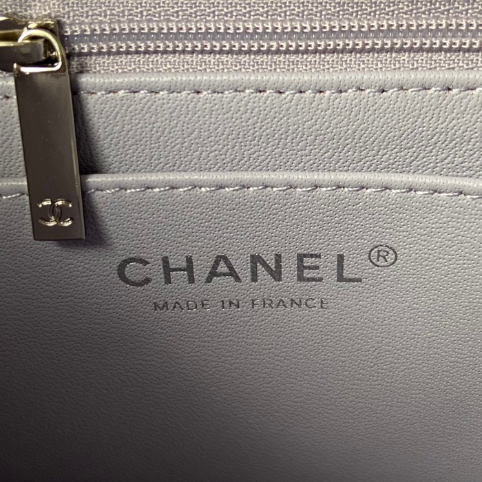  Handbag Chanel size 17 cm