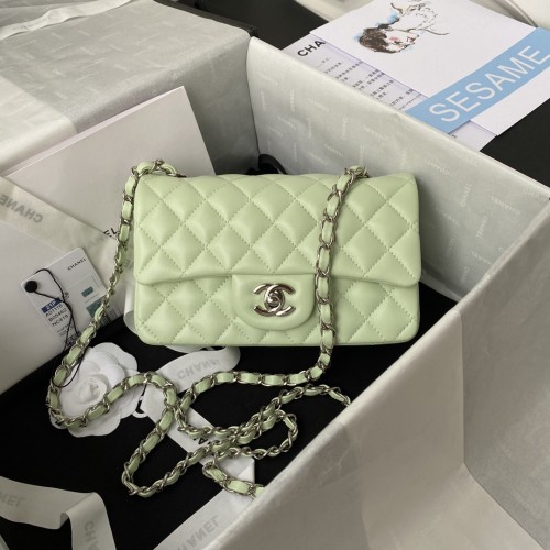  Handbag  Chanel size 20 cm 
