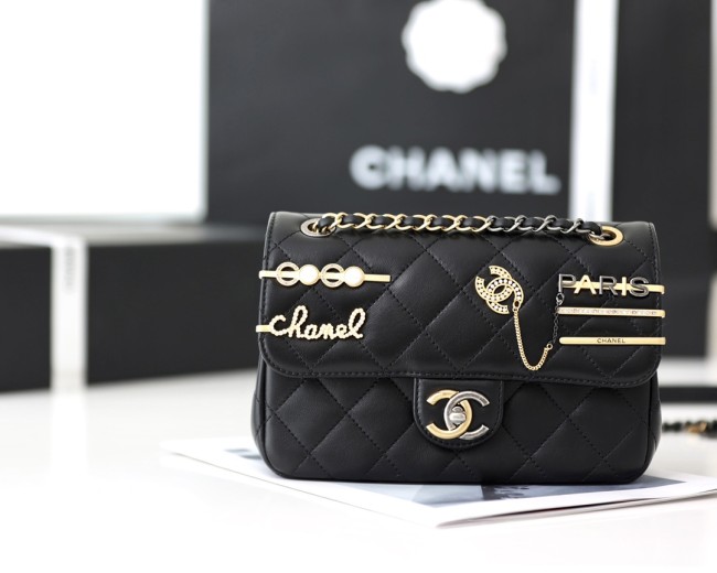  Handbag  Chanel size 19x11x8 cm
