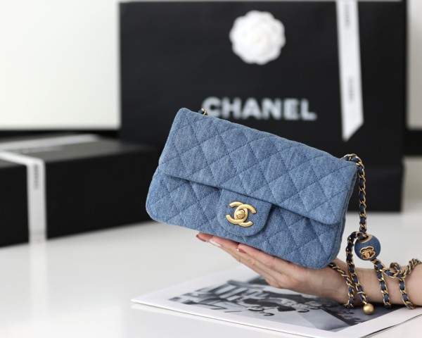  Handbag Chanel  size  20cm 
