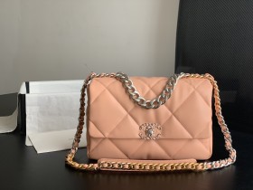  Handbag  Chanel size 26cmx16cmx9cm 
