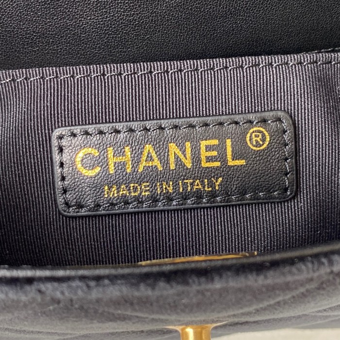  Handbag  Chanel  AS2957  size 19*15*6 cm