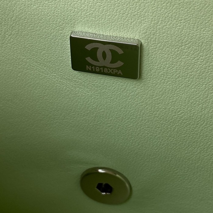 Handbag  Chanel size  17 cm