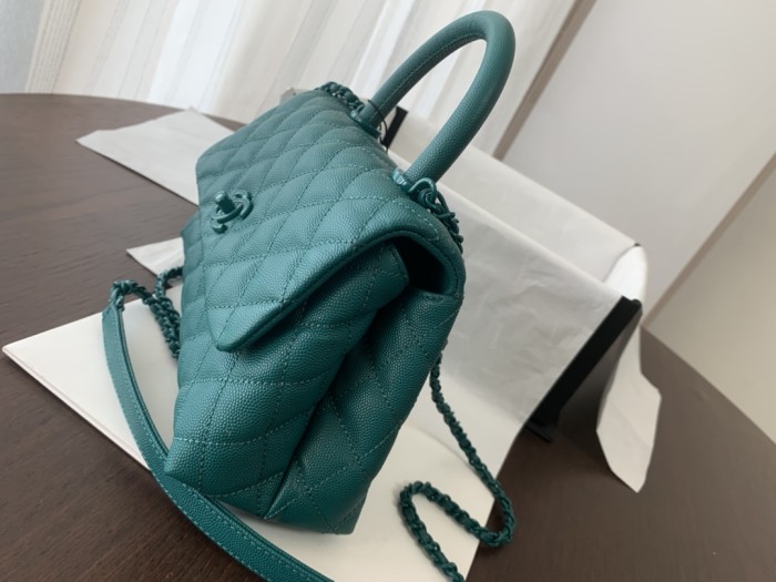  Handbag Chanel size  13cmx19cmx9 cm