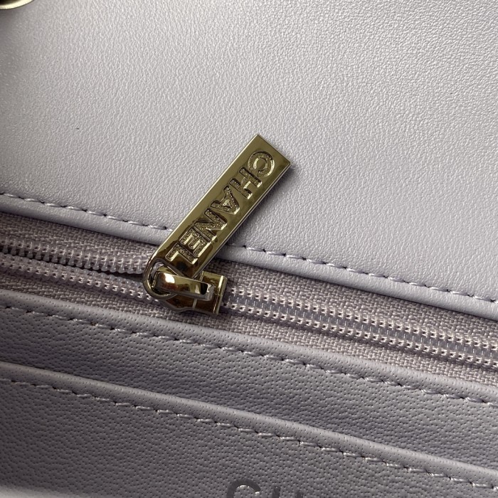  Handbag Chanel size 17 cm