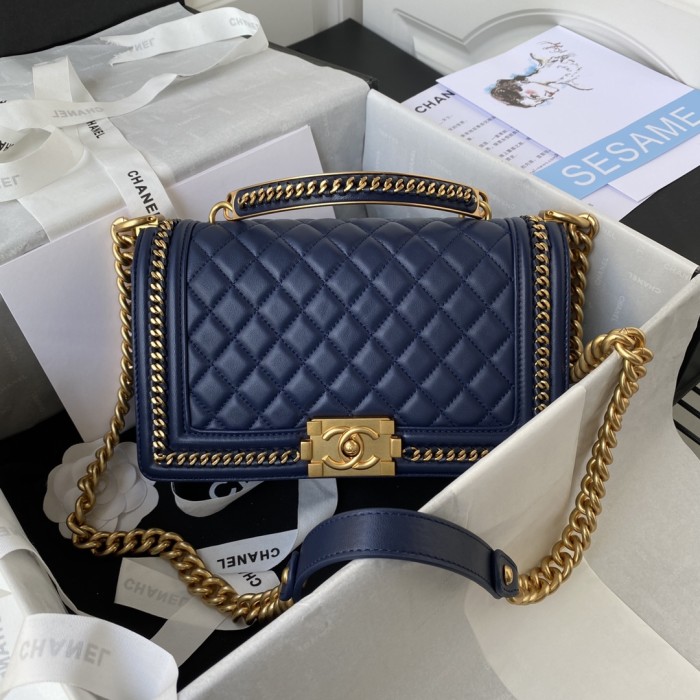  Handbag  Chanel  size  20/25 cm