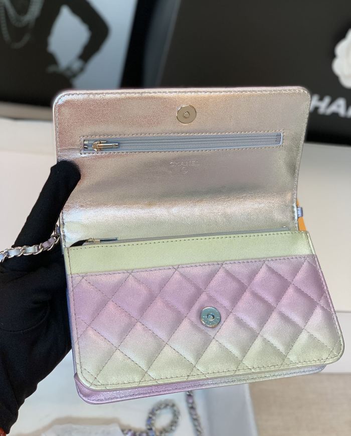  Handbag  Chanel size 19 cm