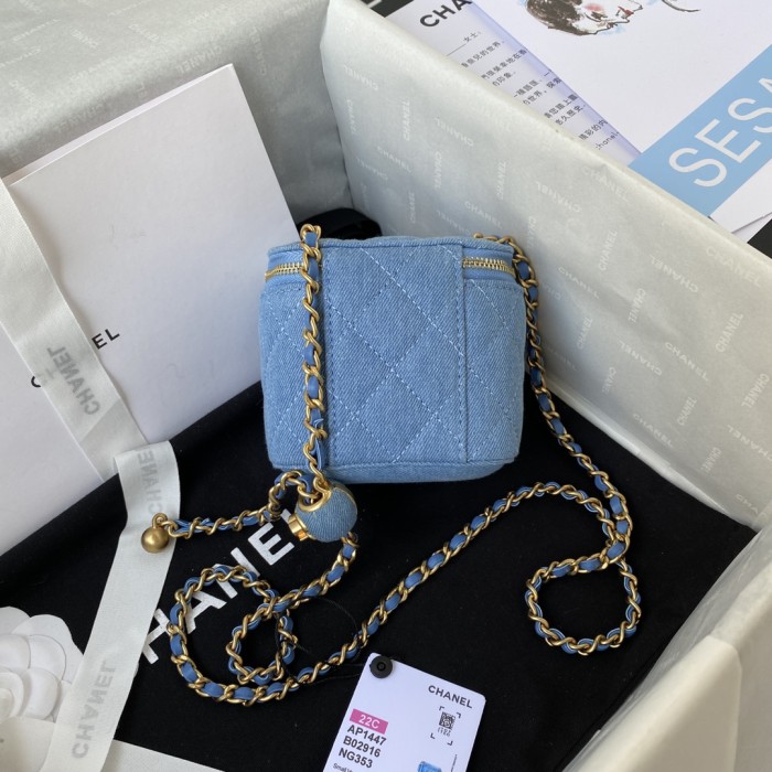  Handbag  Chanel AP1447 size 11*8.5*7 cm