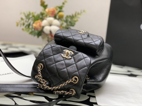 Handbag  Chanel size 18×18×12 cm