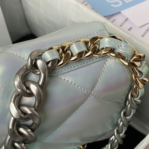  Handbag  Chanel size  30 cm