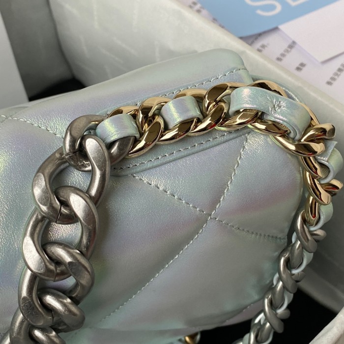  Handbag  Chanel size  30 cm