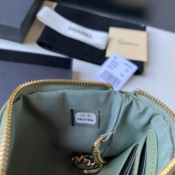  Handbag  Chanel A50168  size 14*10*1 cm 