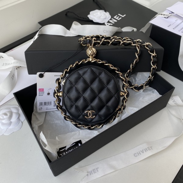  Handbag  Chanel  AP2568 size 17X14x2.4 cm