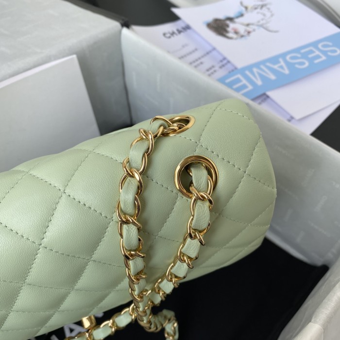  Handbag  Chanel A01112 size 15.5x25.5x6.5 cm