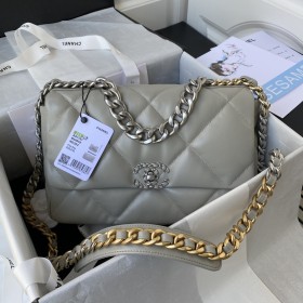  Handbag  Chanel size 30 cm