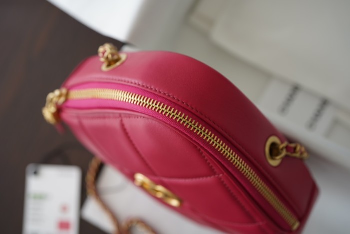  Handbag  Chanel  AS2201 size  20cmx20cmx5 cm