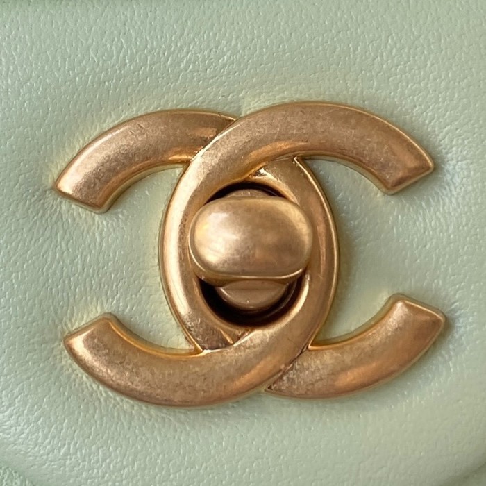  Handbag  Chanel AS1787 size 20 cm