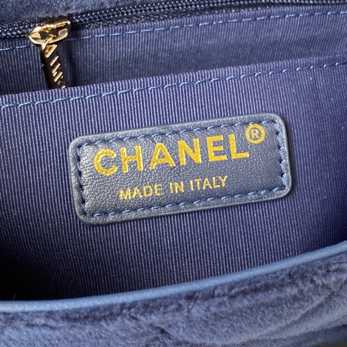  Handbag Chanel size 17 cm