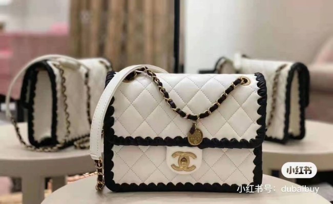 Handbag  Chanel size 22 cm  