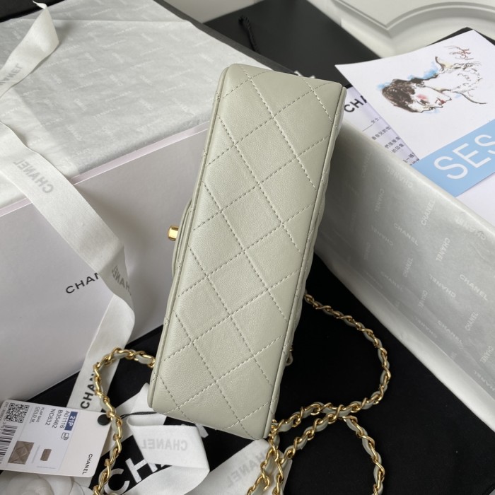  Handbag  Chanel  size 20 cm