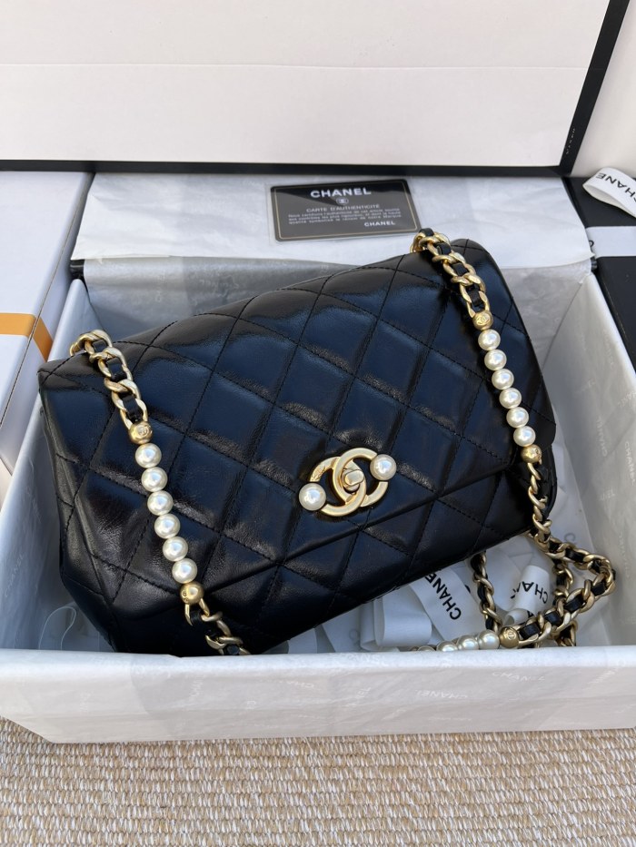  Handbag  Chanel size 23 cm