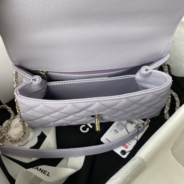  Handbag  Chanel   92990  𝑠𝑖𝑧𝑒 23 cm
