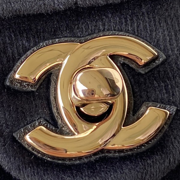  Handbag Chanel size 20x13x7 cm