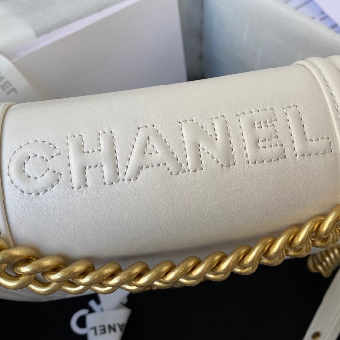  Handbag  Chanel AS3018 size 18x13x6.5 cm