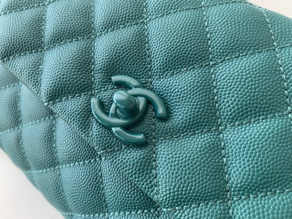  Handbag Chanel size  13cmx19cmx9 cm