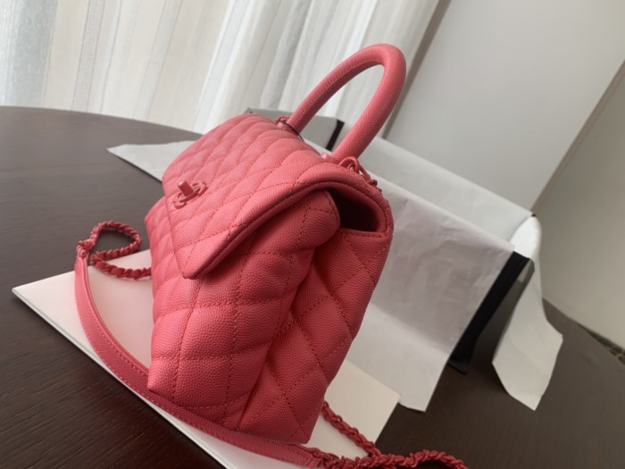  Handbag  Chanel size 13cmx19cmx9 cm