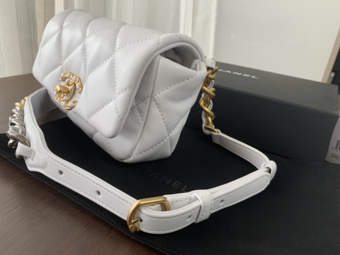  Handbag  Chanel AS1163 size 20cmx11cmx5.5 cm