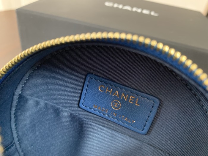 Handbag  Chanel 2055 size 12cmx12cmx4.5 cm