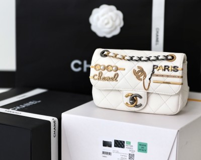  Handbag Chanel  size 19x11x8 cm