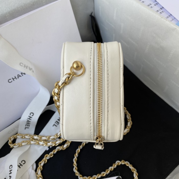  Handbag  Chanel AS2463 size 14x10x5.5 cm