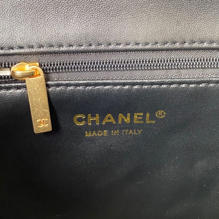  Handbag  Chanel AS1792 size 19 cm