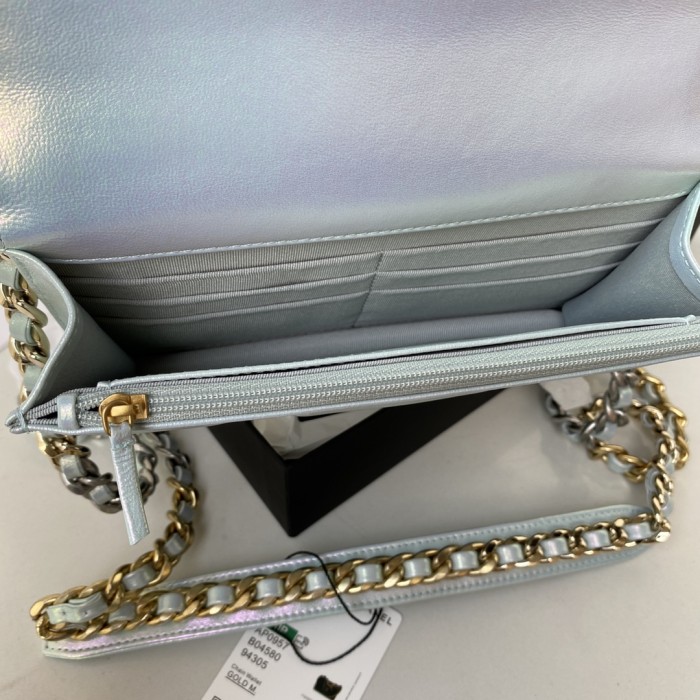  Handbag  Chanel size 19 cm