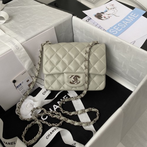  Handbag  Chanel size  17 cm