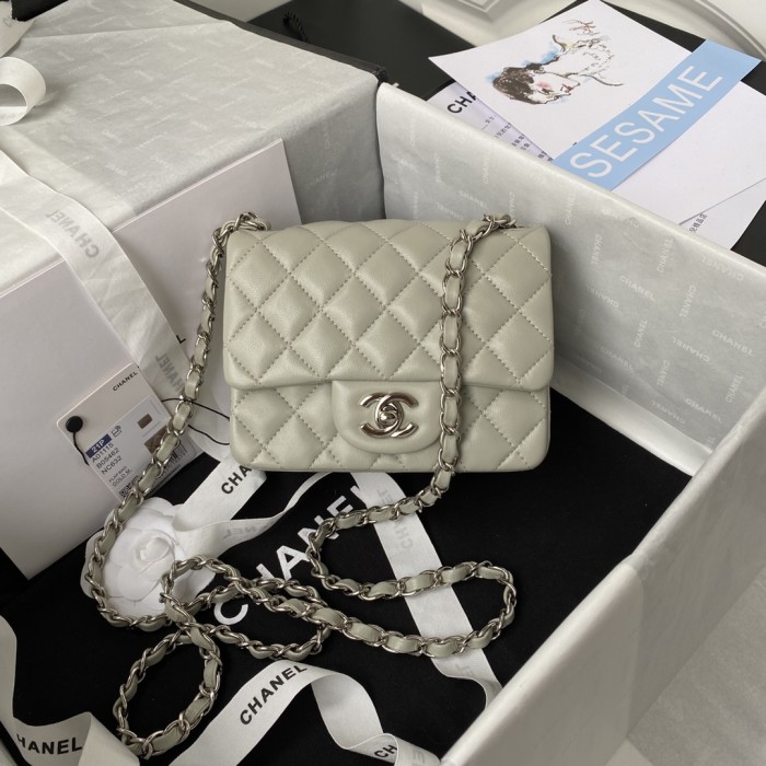  Handbag  Chanel size  17 cm
