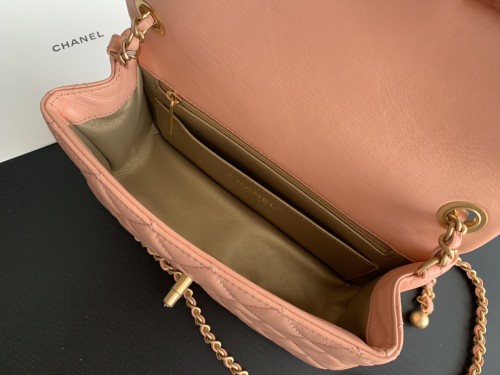  Handbag  Chanel size  20 cm