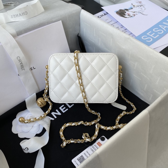  Handbag  Chanel AS2463 size 14x10x5.5 cm