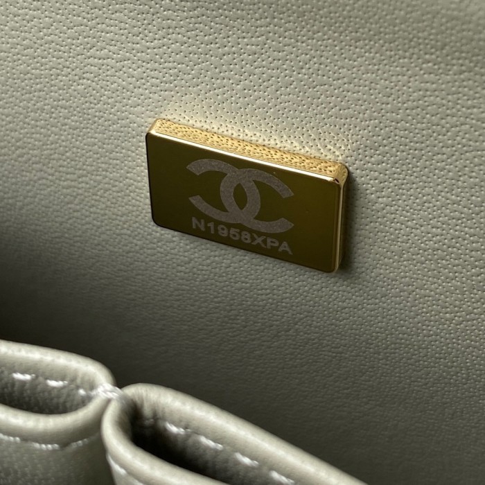  Handbag  Chanel  A01113 size 23 cm