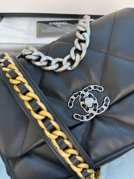  Handbag  Chanel size 26cm／30 cm 