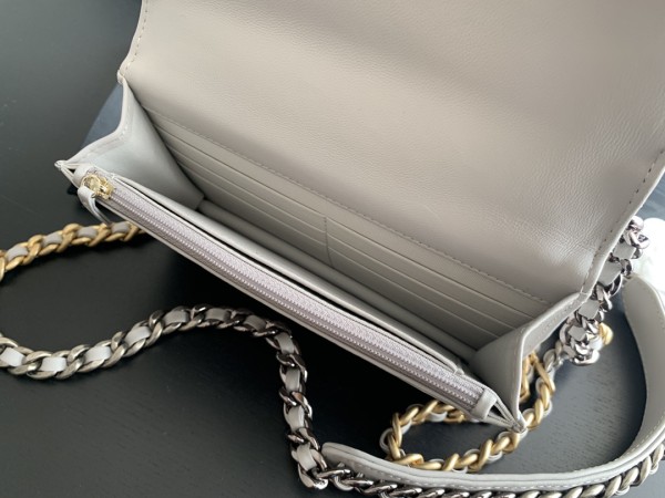 Handbag  Chanel 0957 size 19 cm 